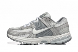 Wm/Youth Air Zoom Vomero 5-016 Shoes